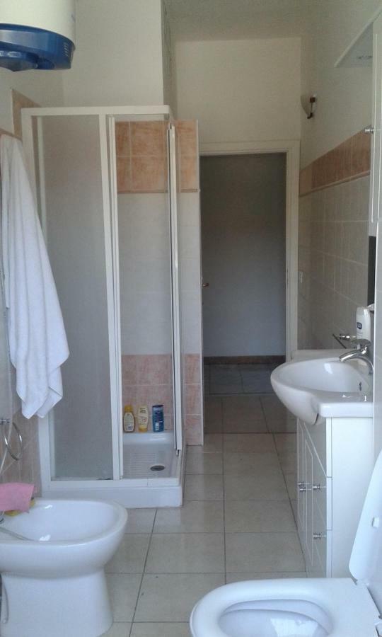 Mari Pintau Hotel Каляри Екстериор снимка