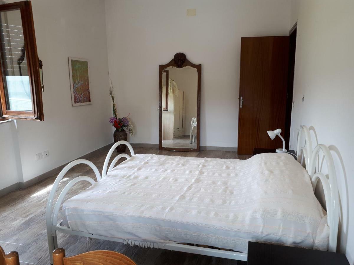Mari Pintau Hotel Каляри Екстериор снимка