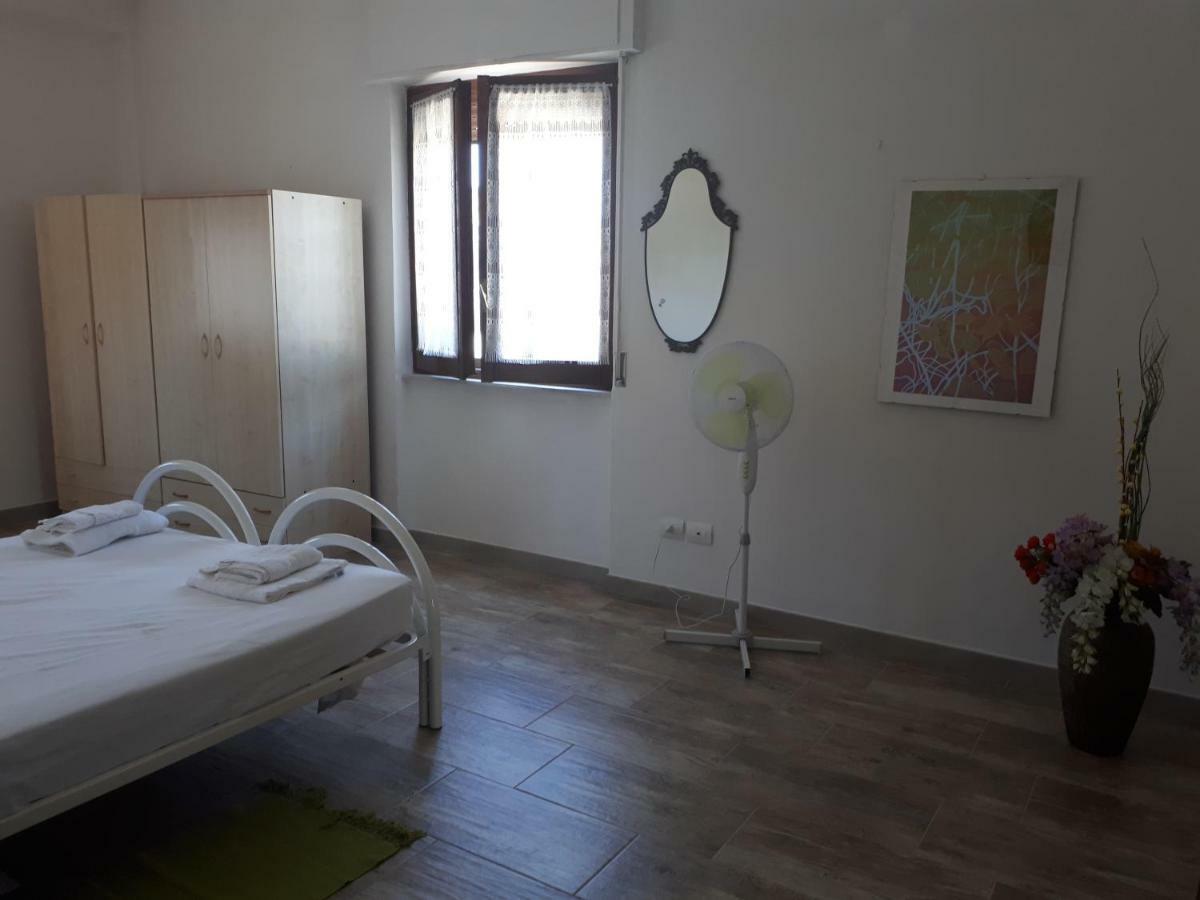 Mari Pintau Hotel Каляри Екстериор снимка