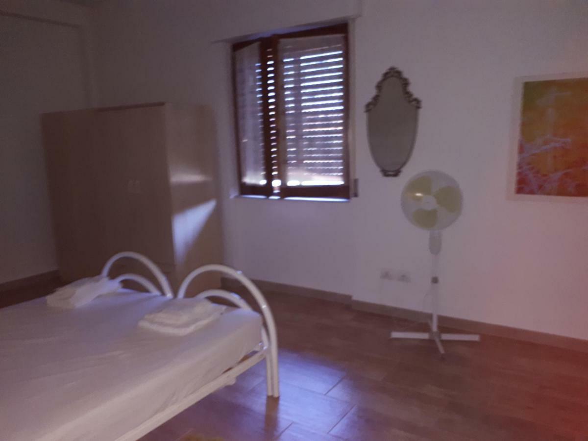 Mari Pintau Hotel Каляри Екстериор снимка